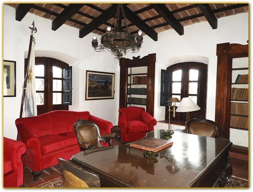 Oficina de Horacio Arredondo en el antiguo edificio administrativo del Parque Nacional Santa Teresa.