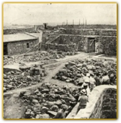 Vista interior del Fuerte de San Miguel durante su reconstrucción en Uruguay